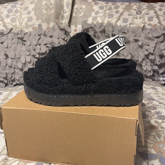 UGG Fluff Slides - Picture 3 of 7